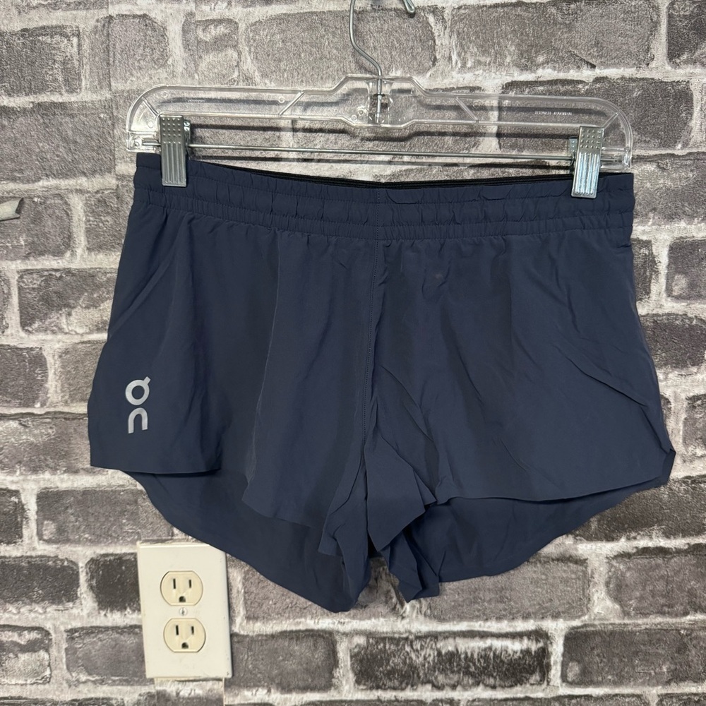 On Running pro split shorts navy blue athletic